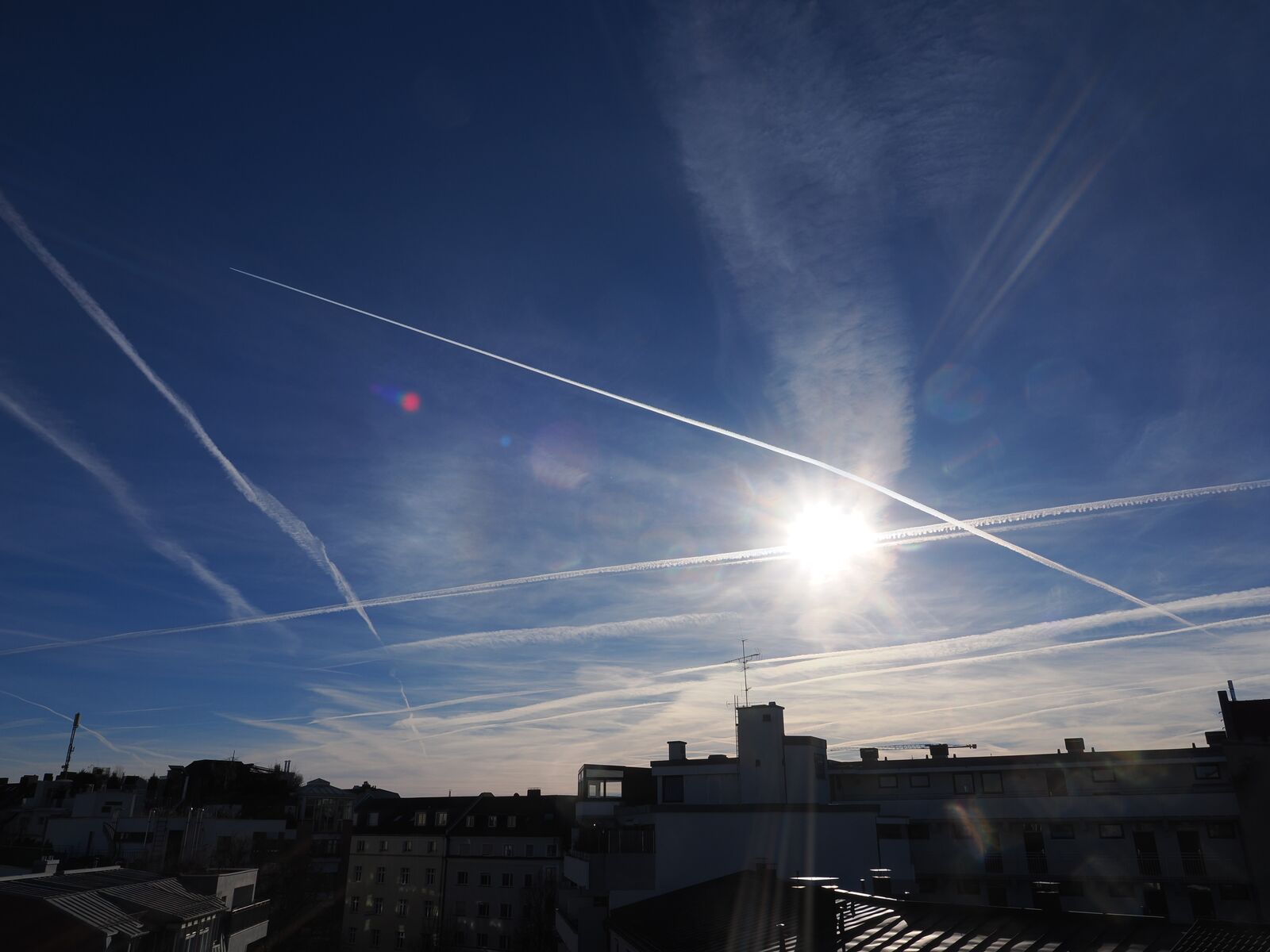 Contrails, photograph 1