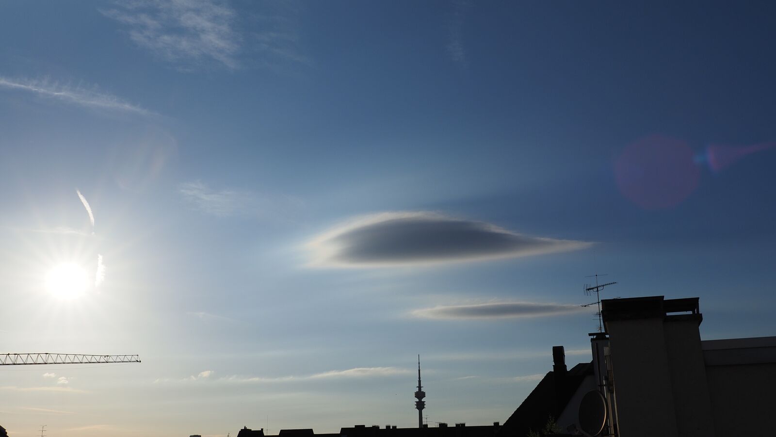 Lenticularis, photograph 1