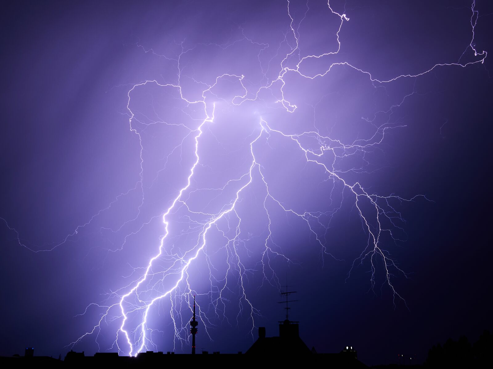 Thunderstorms and Lightning, photograph 1